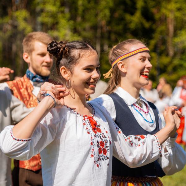 Приглашаем получателей временной защиты на курсы эстонского языка на уровни A2 и B1  