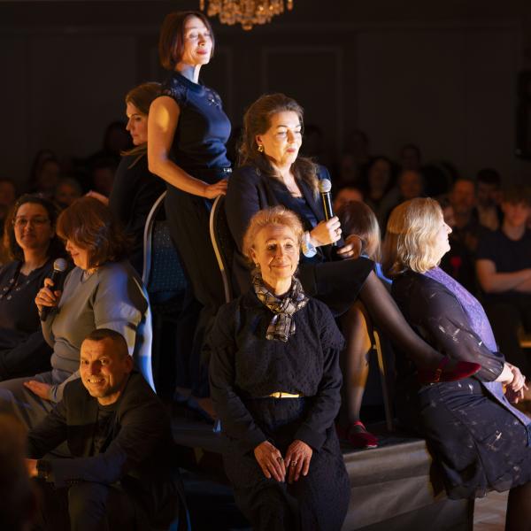 Pressiteade: Lavastus “Mis keelel, see meelel” avab läbi isiklike lugude Ida-Viru kogukonna